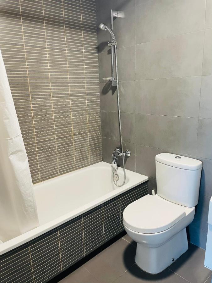 Fira De Barcelona City View Apartment With Garage Parking 略夫雷加特河畔奥斯皮塔莱特 外观 照片