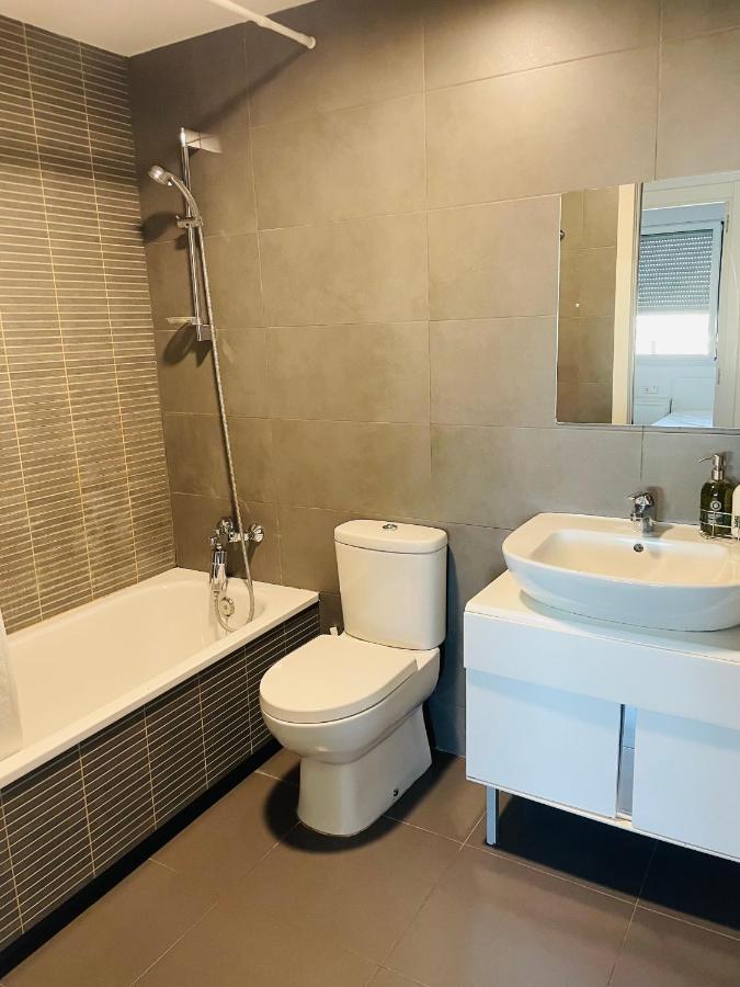 Fira De Barcelona City View Apartment With Garage Parking 略夫雷加特河畔奥斯皮塔莱特 外观 照片