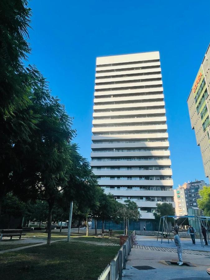 Fira De Barcelona City View Apartment With Garage Parking 略夫雷加特河畔奥斯皮塔莱特 外观 照片