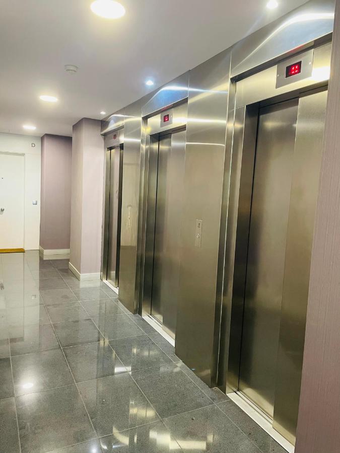 Fira De Barcelona City View Apartment With Garage Parking 略夫雷加特河畔奥斯皮塔莱特 外观 照片